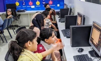 Kids attending scratch programmng class - kids2coding
