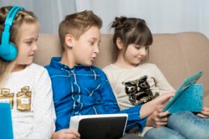 Kids experiment with mobile app development